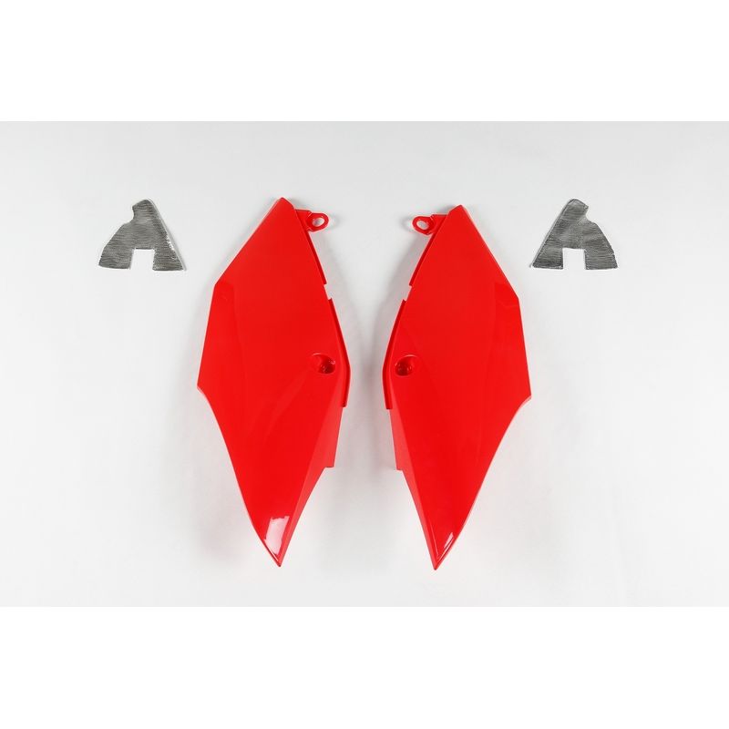 Plaques latérales UFO