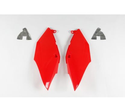 Plaques latérales UFO