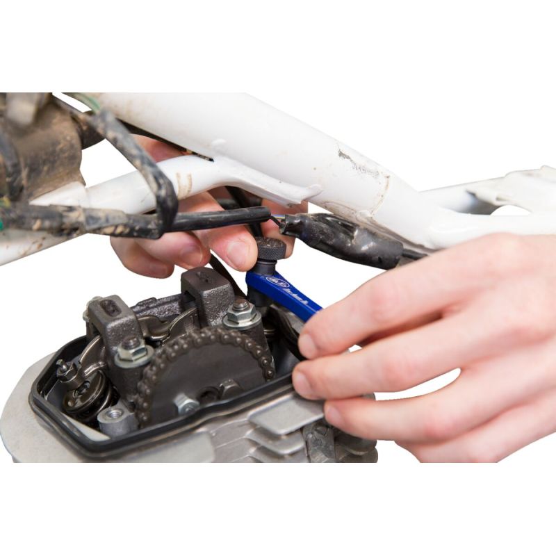 Outil de réglage de poussoir