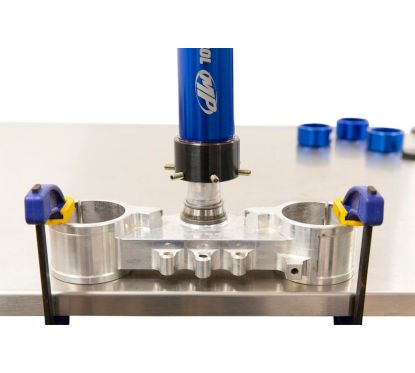 Outil pour roulement de colonne de direction