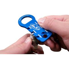 Outil de réglage d’électrode de bougie