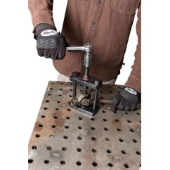 Outil de compression pour joint universel