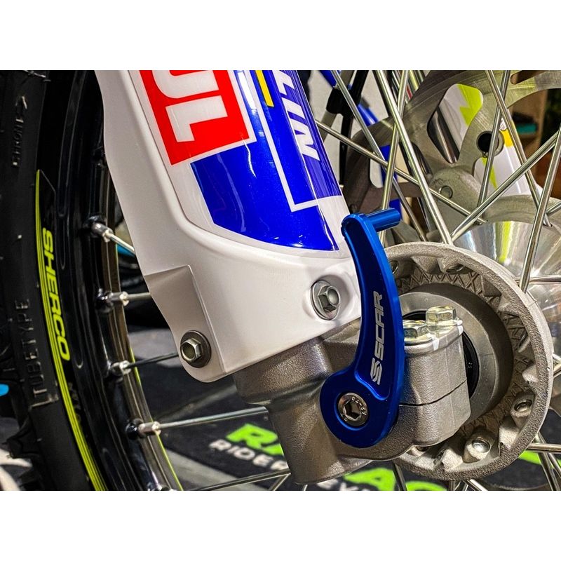 Tire-axe avant SCAR bleu