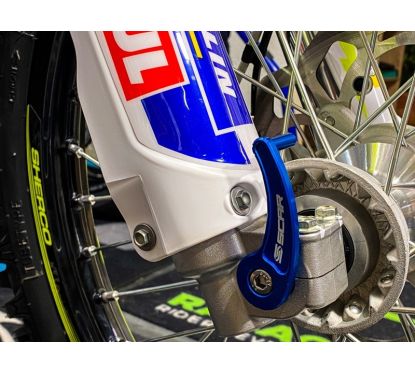 Tire-axe avant SCAR bleu