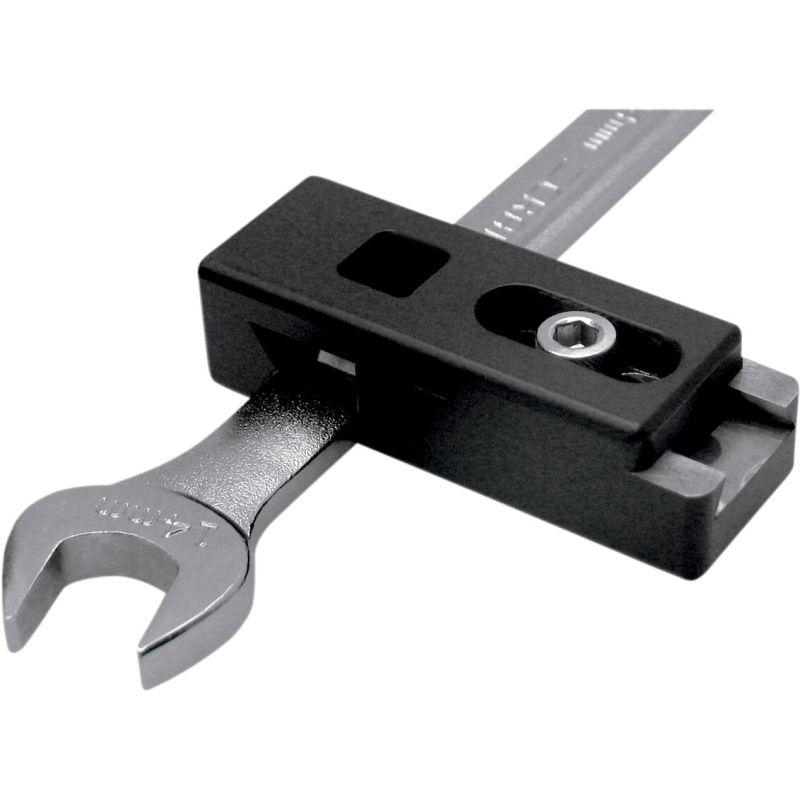 Clé à œil ajustable